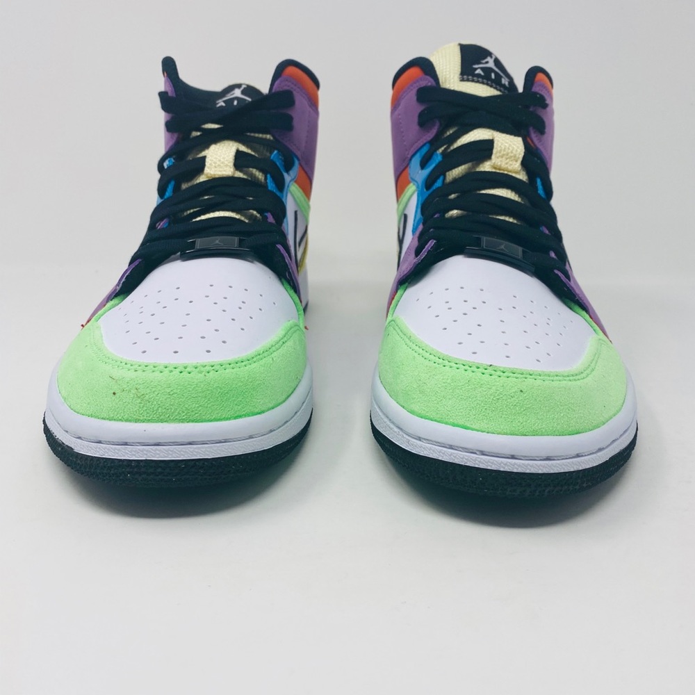 Jordan Women’s 1 Mid SE - Picture 4 of 8